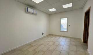 Bureau  14 m² à louer à Penta-di-Casinca (20213)