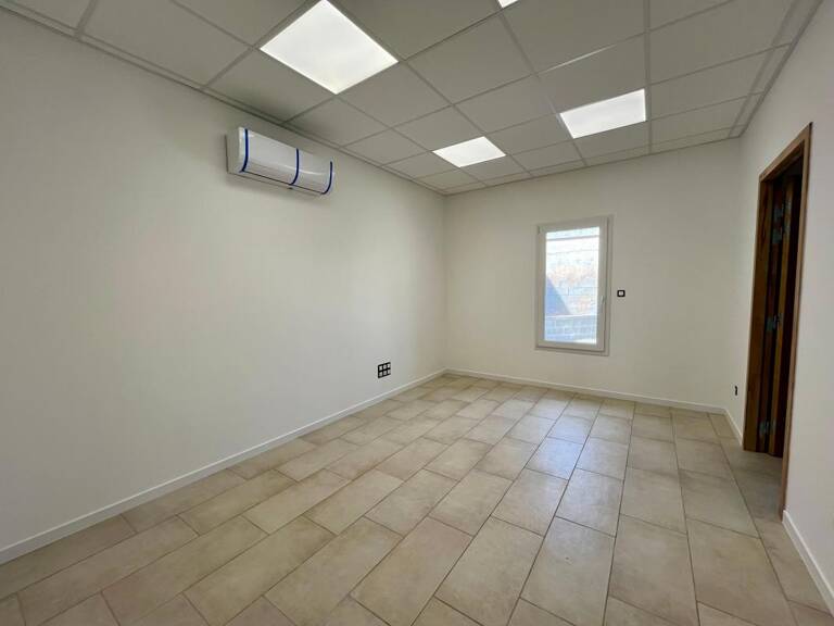 Bureau dans Pôle Santé - Penta di Casinca — photo 1