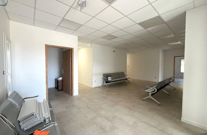 Bureau dans Pôle Santé - Penta di Casinca — photo 2