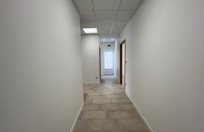 Bureau dans Pôle Santé - Penta di Casinca — photo 3