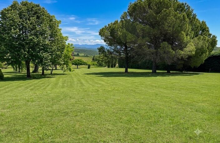 Terrain constructible de 850m² — photo 2
