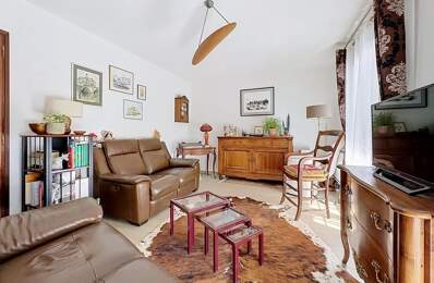 Une maison prête à continuer à  vivre .... et une activité prête à se poursuivre — photo du bien