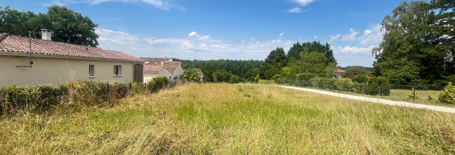 Terrain  1000 m² à vendre à Fontcouverte (17100)