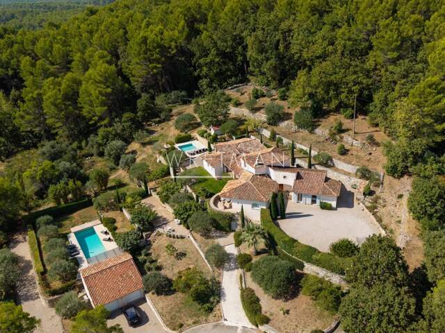 Domaine exceptionnel avec piscines et vue panoramique - Seillans — photo du bien