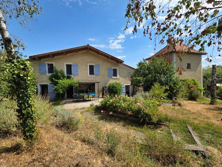 EXCLUSIVITE / Très belle maison avec dépendances et terrain / 63160 Glaine Montaigut — photo 1