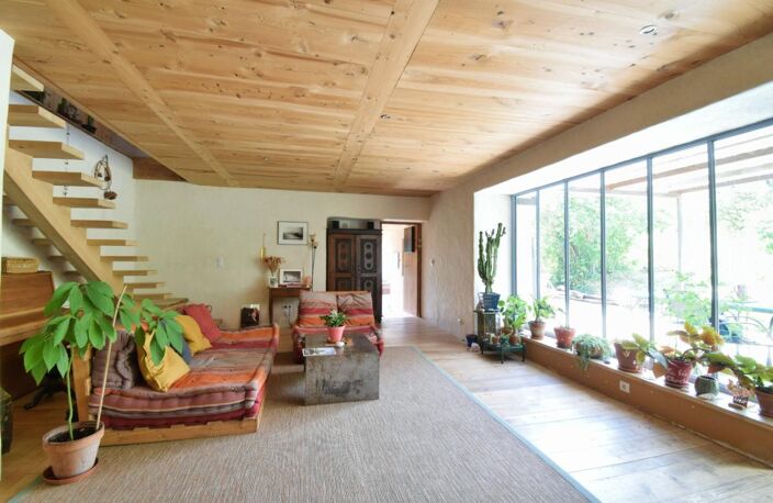 EXCLUSIVITE / Très belle maison avec dépendances et terrain / 63160 Glaine Montaigut — photo 3