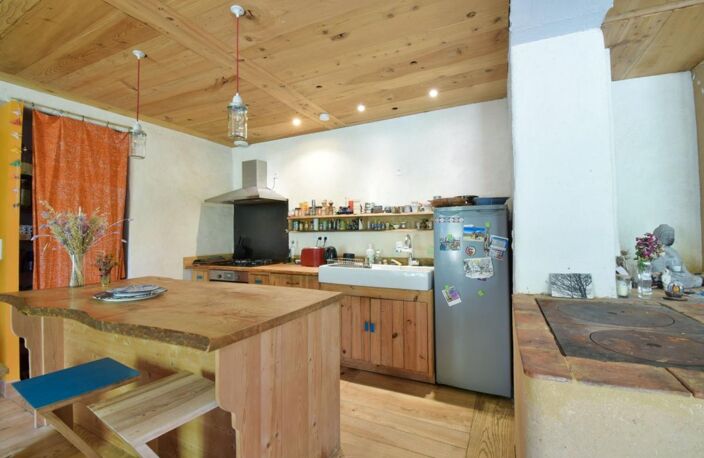 EXCLUSIVITE / Très belle maison avec dépendances et terrain / 63160 Glaine Montaigut — photo 5