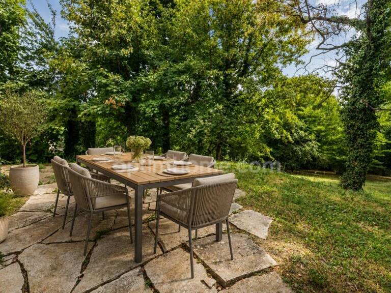 Maison familiale atypique de 170 m² avec jardin, terrasse et garage double – Collonges-au-Mont-d'Or — photo 1