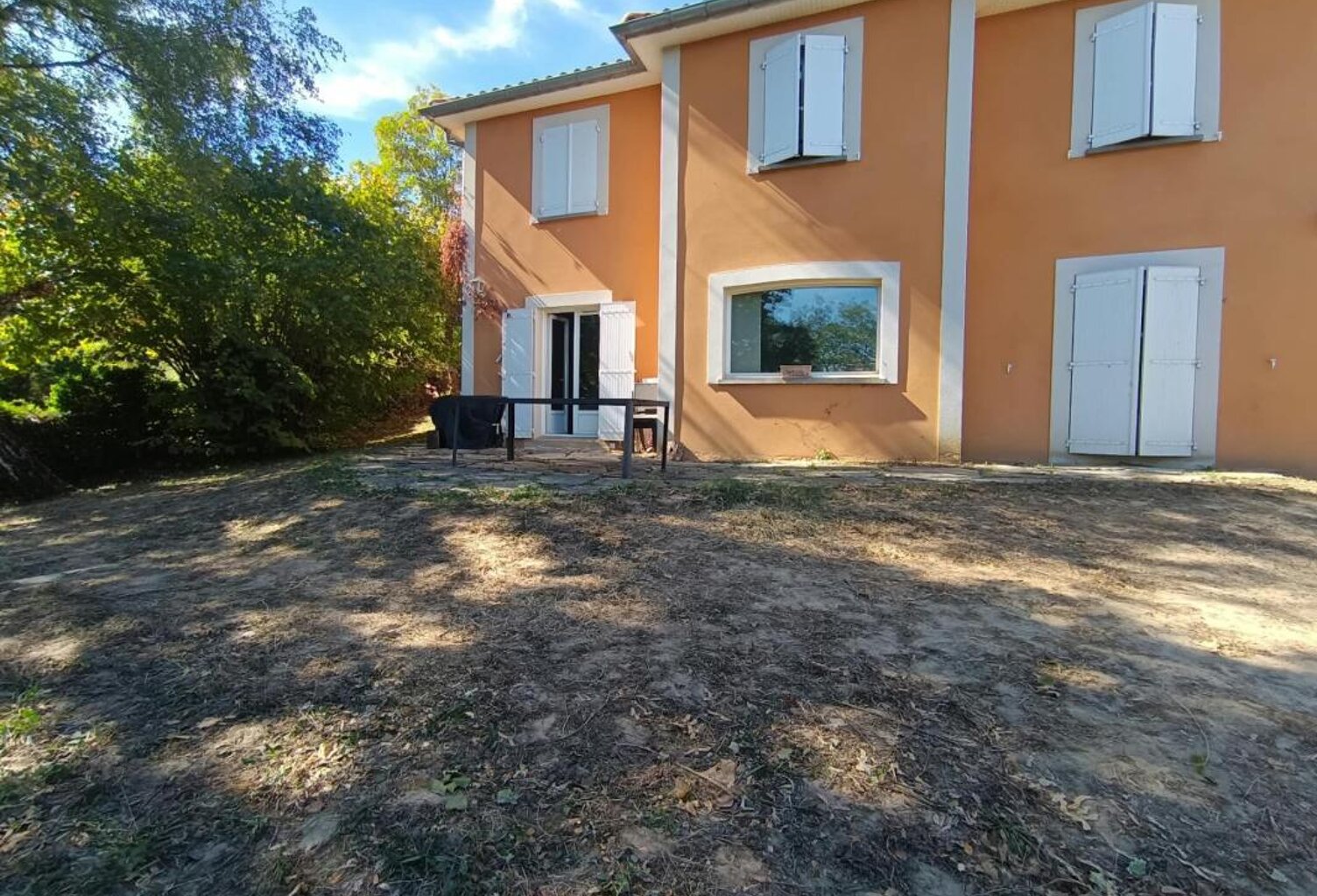 Maison familiale atypique de 170 m² avec jardin, terrasse et garage double – Collonges-au-Mont-d'Or — photo 1