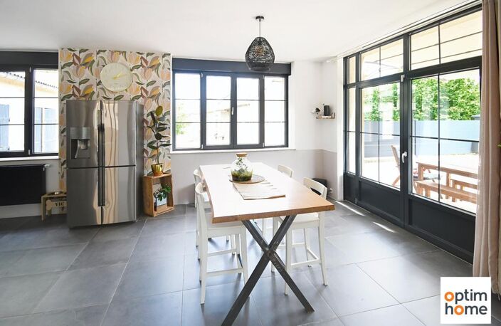 ARTISANS, ENTREPRENEURS, COLLECTIONNEURS & INVESTISSEURS – PROPRIÉTÉ RARE AVEC 11 GARAGES — photo 2