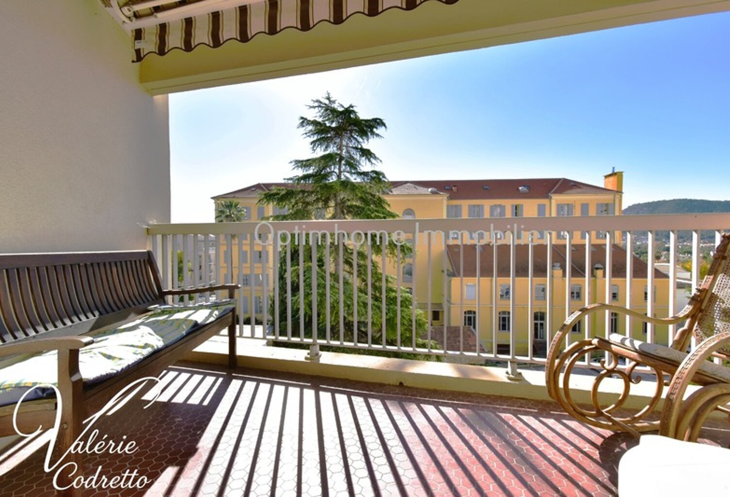 Appartement traversant 87 m² avec terrasse plein sud, parking et 2 caves – Hyères Centre 83400 — photo 1