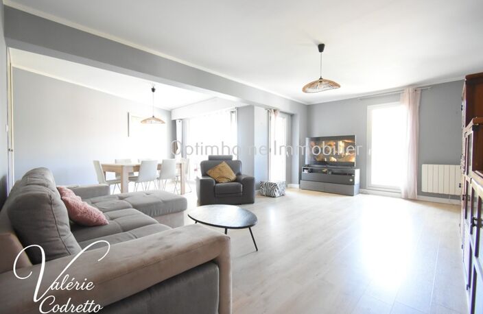 Appartement traversant 87 m² avec terrasse plein sud, parking et 2 caves – Hyères Centre 83400 — photo 2