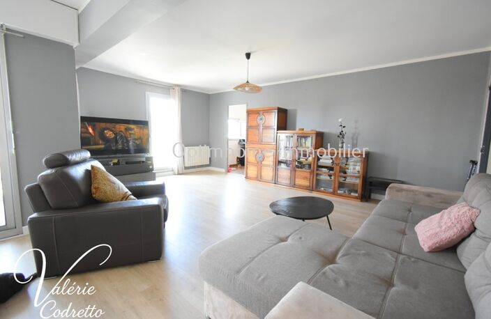 Appartement traversant 87 m² avec terrasse plein sud, parking et 2 caves – Hyères Centre 83400 — photo 4