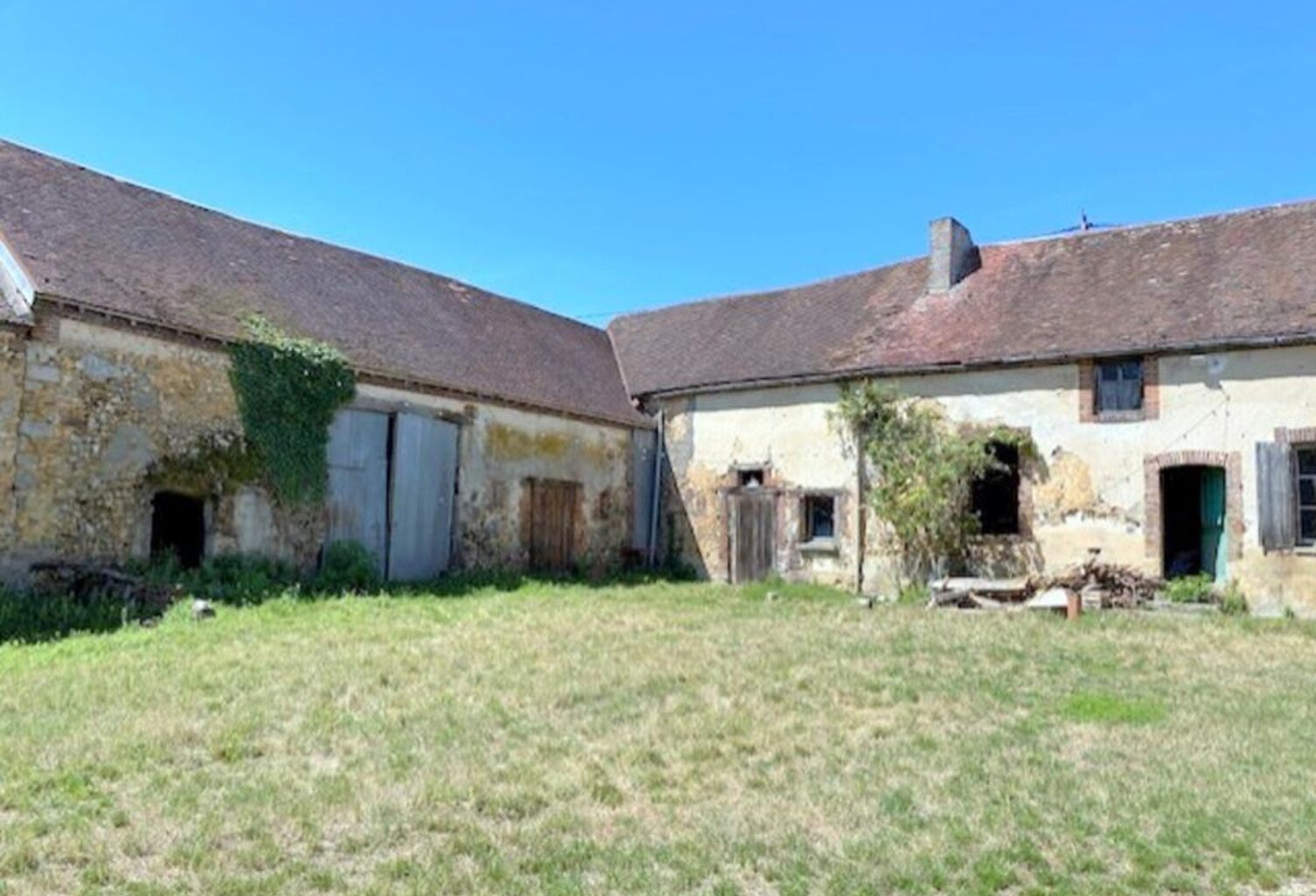 Propriete à vendre 4 pièces Proche de CERISIERS (89) — photo 1