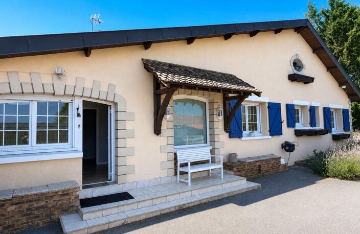 VILLA AVEC PISCINE DÉPENDANCES HABITABLES ET PARC ARBORÉ — photo 2