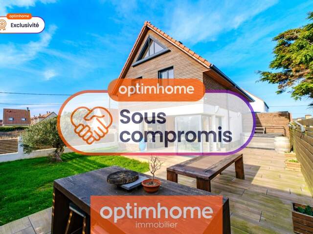 Maison contemporaine récente avec un bel extérieur et vue mer de l'étage — photo du bien