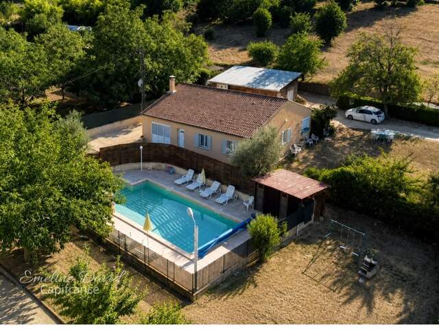 Secteur recherché – Maison de plain-pied avec piscine sur environ 7 000 m² — photo du bien