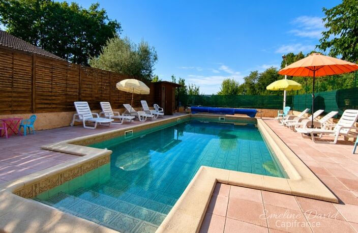 Secteur recherché – Maison de plain-pied avec piscine sur environ 7 000 m² — photo 3