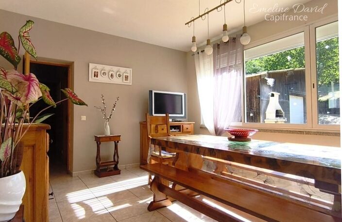 Secteur recherché – Maison de plain-pied avec piscine sur environ 7 000 m² — photo 5