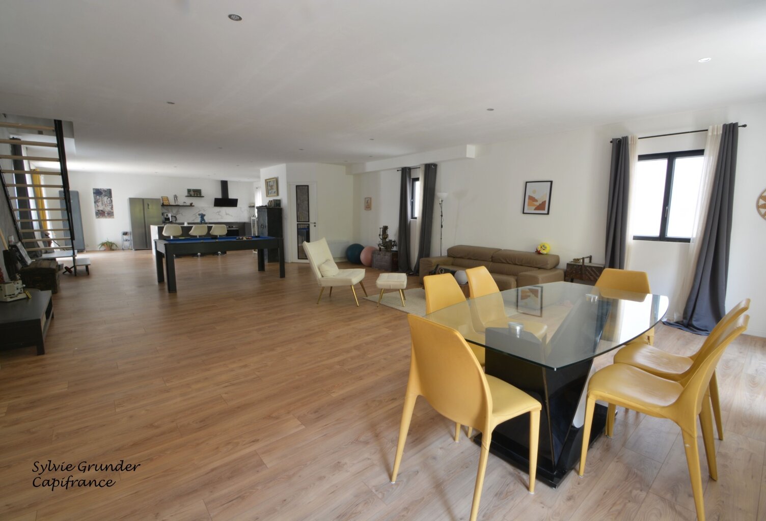 Maison à vendre 5 pièces SALON DE PROVENCE (13)209M² avec extérieurs et garage — photo 1