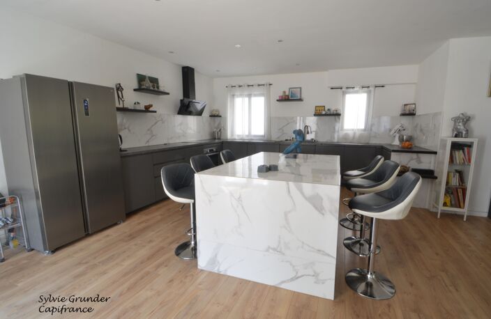 Maison à vendre 5 pièces SALON DE PROVENCE (13)209M² avec extérieurs et garage — photo 5