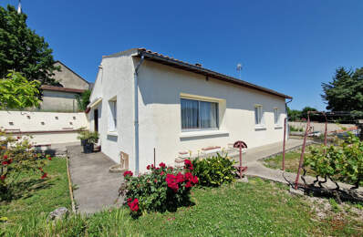 Maison à vendre 4 pièces TONNAY BOUTONNE (17)- Plain-pied- Jardin- Garage — photo du bien