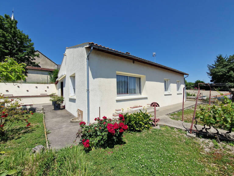 Maison à vendre 4 pièces TONNAY BOUTONNE (17)- Plain-pied- Jardin- Garage — photo 1