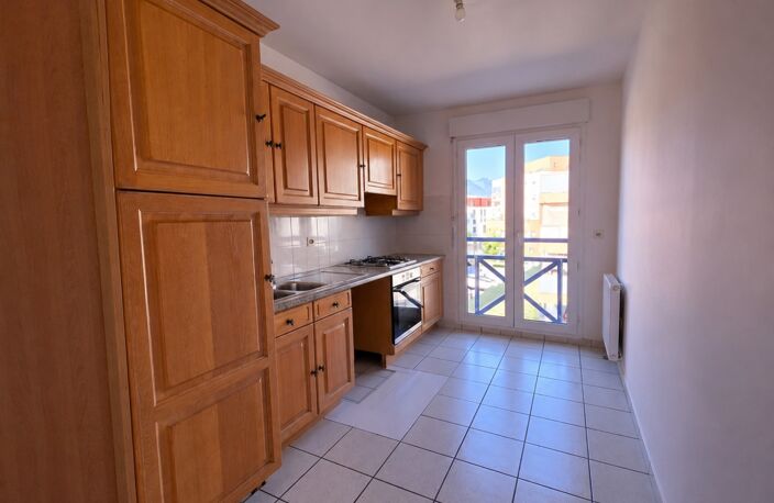 Appartement à vendre 3 pièces CLUSES (74) — photo 4
