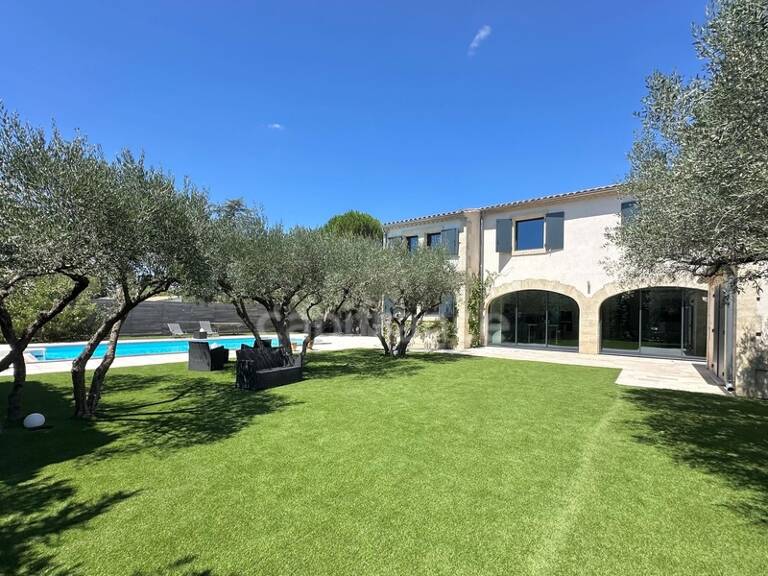 À SAINT MAXIMIN (30) Splendide propriété de 280 m², à 5 min d’Uzès proche de toutes commodités, sur un terrain clos et arboré d’environ 1 600 m² ! — photo 1