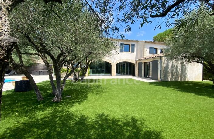 À SAINT MAXIMIN (30) Splendide propriété de 280 m², à 5 min d’Uzès proche de toutes commodités, sur un terrain clos et arboré d’environ 1 600 m² ! — photo 3
