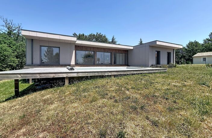 Maison à vendre plain-pied en bois de 149 m², 5 pièces, piscine, 2 garages - BERGERAC (24) — photo 2