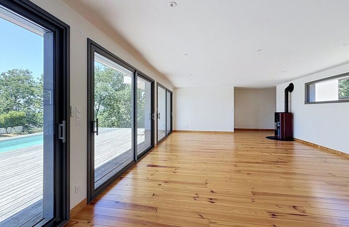 Maison à vendre plain-pied en bois de 149 m², 5 pièces, piscine, 2 garages - BERGERAC (24) — photo 3