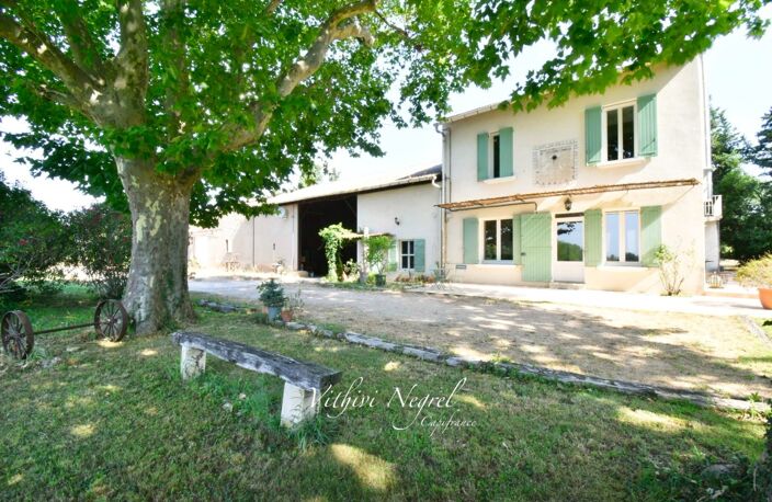 Propriété à vendre 8 pièces et annexe  MOURIES (13) — photo 2