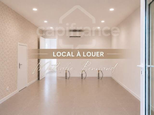 Local commercial 23 m² – Centre-ville Villeneuve-sur-Lot – Vitrine – 485 € HT/mois — photo du bien