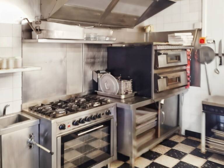 À vendre Restaurant – Etablissement (les murs) – Ain (01) 230 000€ — photo 1