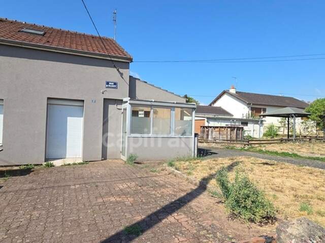 CHARMANTE Maison mitoyenne avec piscine — photo du bien