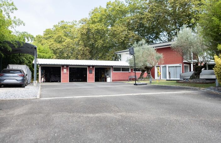 Maison d'exception, 220m², piscine, Pool house, 4 chambres, Triple Garage 90m², Terrain 1560m² sans vis-à-vis à Pau (64) — photo 2