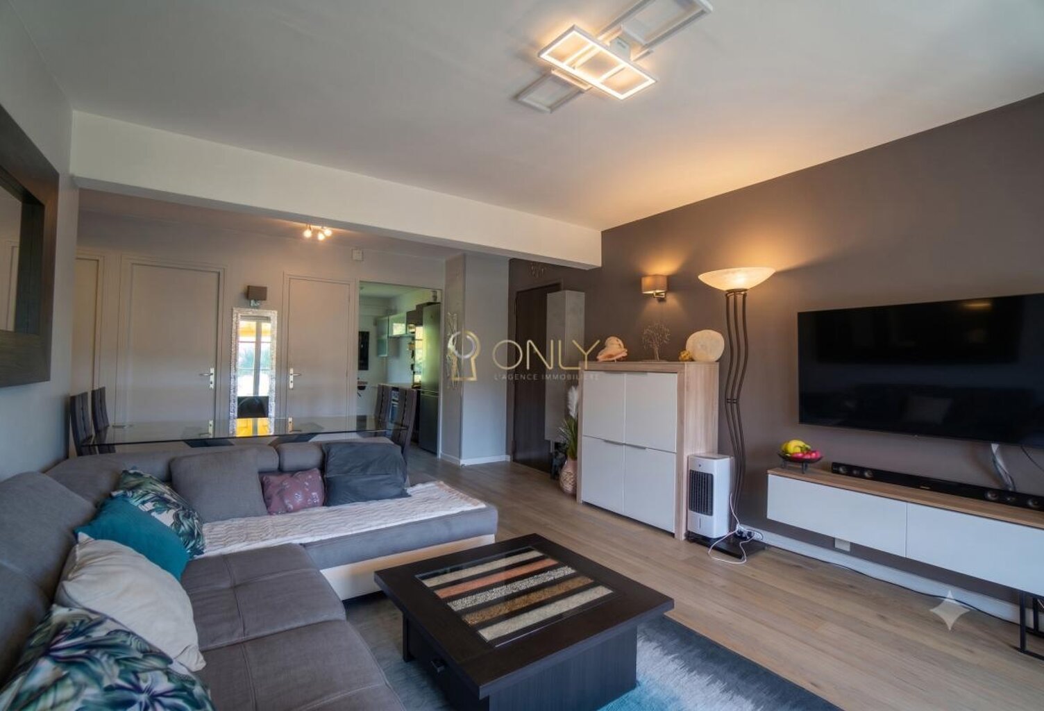 Fontaines Saint-Martin Appartement 2 Chambres Balcon — photo 1