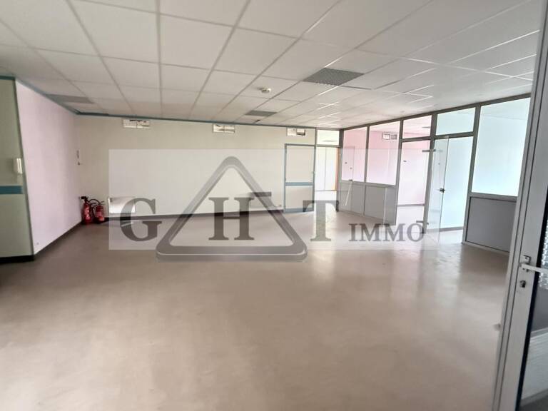 240 M² À VENDRE – MAREUIL-LÈS-MEAUX (77100) — photo 1