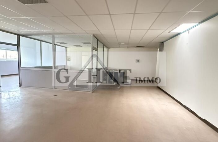 240 M² À VENDRE – MAREUIL-LÈS-MEAUX (77100) — photo 2