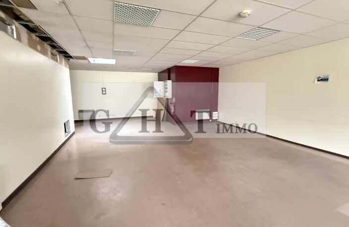 240 M² À VENDRE – MAREUIL-LÈS-MEAUX (77100) — photo 4