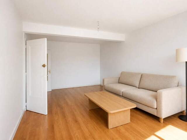Grand T3 traversant, lumineux, avec balcon filant - 58,29 m2 — photo du bien