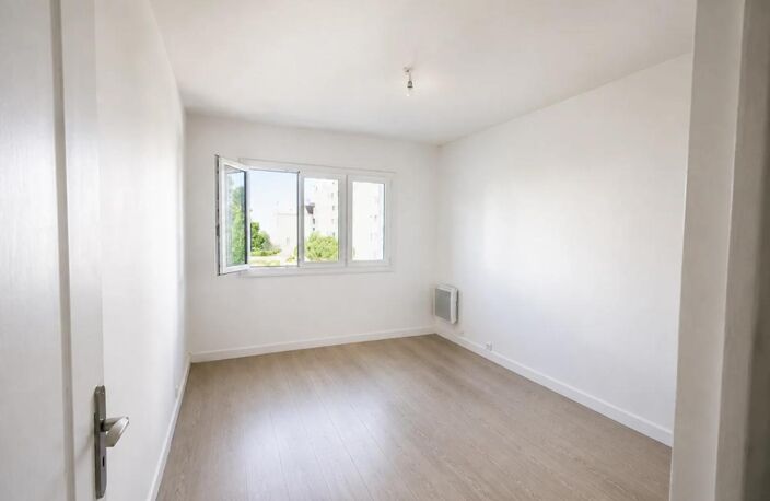 Grand T3 traversant, lumineux, avec balcon filant - 58,29 m2 — photo 4