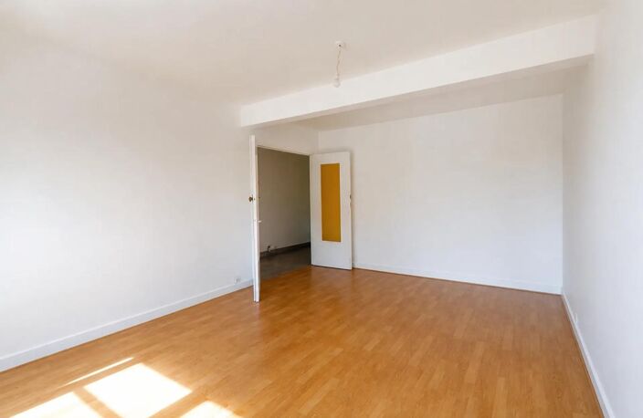 Grand T3 traversant, lumineux, avec balcon filant - 58,29 m2 — photo 2