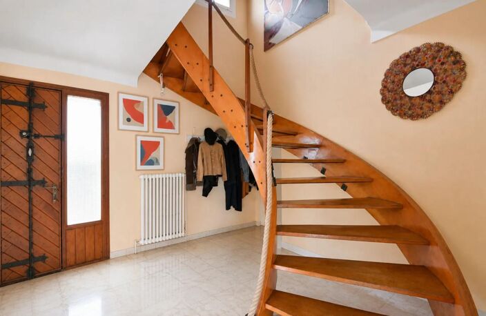 Maison de 6 pièces de 134 m² à Nîmes, Justices Vieilles — photo 5