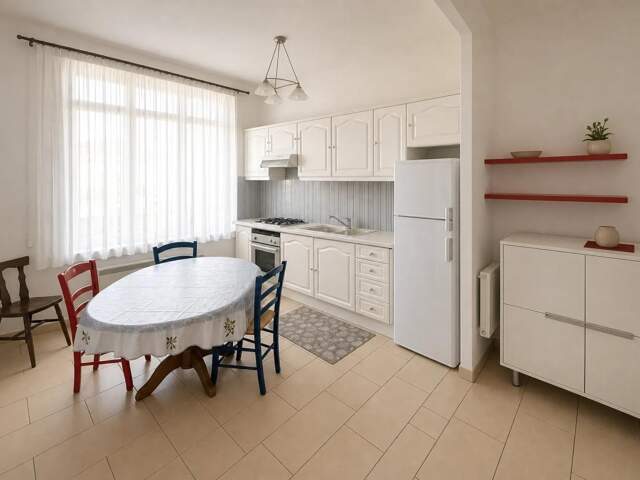 Ensemble immobilier de 400 m² - 5 appartements – Dordives — photo du bien