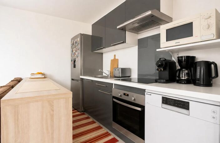 T2 (2015) 48m² Terrasse & Parking – Bois-Perrier Métro 11/ RER E — photo 3