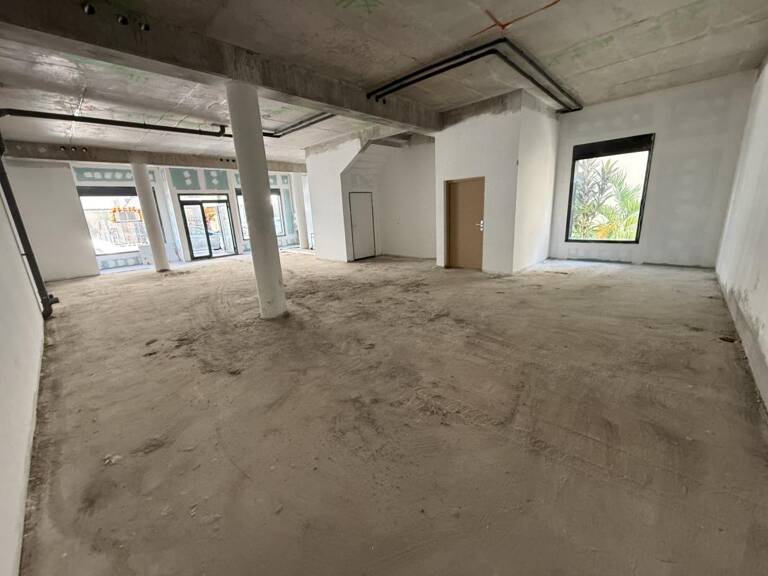 À Saint-Denis centre ville , de 134m2 en location 7500 EUR par — photo 1
