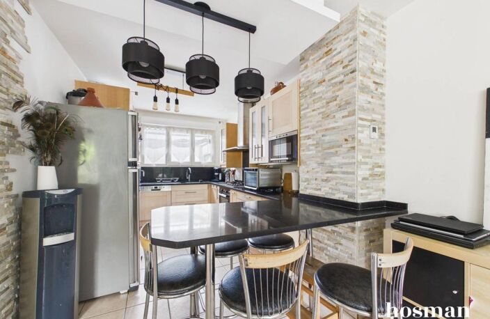 Maison mitoyenne 5 pièces de 101 m² avec jardin et terrasse, place de parking et garage à Bron centre — photo 4