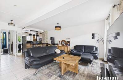 Maison mitoyenne 5 pièces de 101 m² avec jardin et terrasse, place de parking et garage à Bron centre — photo du bien